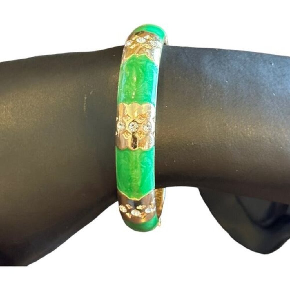 Vintage Green Enamel & Gold Tone Hinged Bangle Bracelet With Rhinestone Floral D